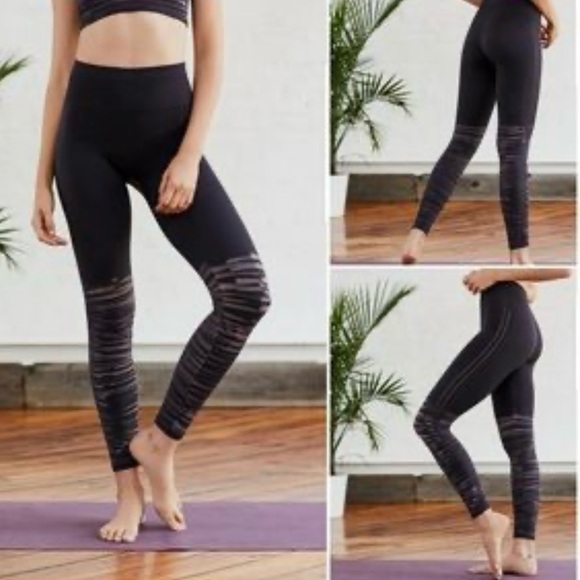 Free People Pants - Free People XS/S compression leggings. Excellent condition.
